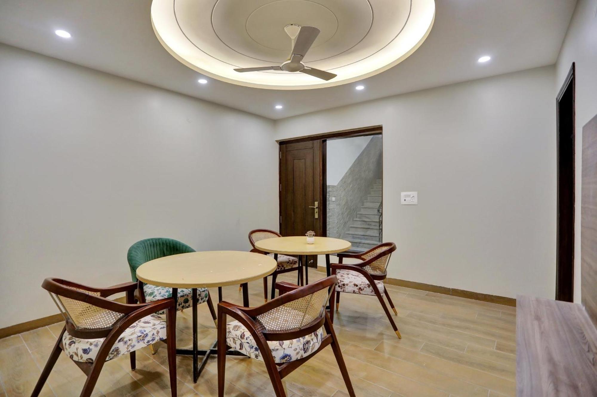 Townhouse Xanthe Hotell Noida Eksteriør bilde